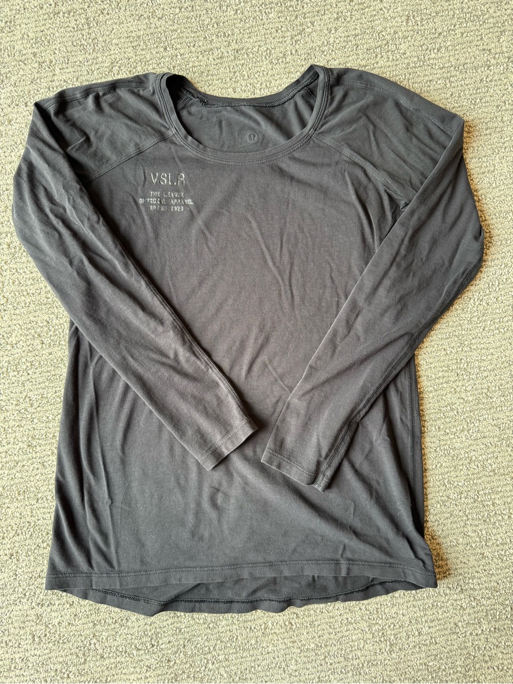Women’s Long Sleeve LuLulemon VSLR Crew Shirt Size 2